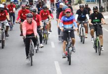 Fatma Keliling Makassar Pakai Sepeda Ditemani Rudal dan Onasis