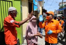 Warga Ablam Sambut Danny dengan Teriakan, Adama!