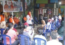 Komunitas Warga di Mariso Door to Door Kampanyekan Danny-Fatma