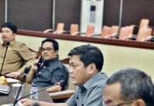 Soroti Kerusakan Jalan Poros, Irfan AB : Kualitasnya Rendah!!