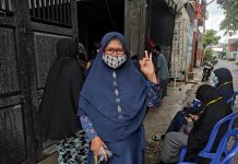 Keren, Memilih Pemimpin Baik Hati, Emak-emak ke TPS Nyoblos Nomor 2
