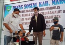 Bupati Maros Beri Bantuan Kepada Penyandang Disabilitas, Anggarannya Dipetik dari APBD