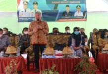 Resmikan Kantor Desa Mallongi-Longi, Bupati Pinrang Himbau Warga Tetap Terapkan Prokes Dan Jaga Kebersihan