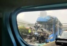 Busway TransJakarta Kecelakaan, Sopirnya Terjepit