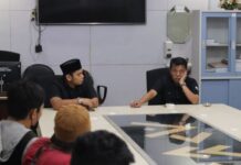 Pedagang Asongan Pelabuhan Makassar Demo ke DPRD, Minta Difasilasi Jualan