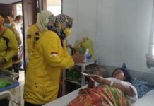 Momen HUT Golkar ke-57, IIPG dan KPPG Sulsel Santuni Pasien di RS Toraja Utara