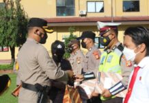 Agar Institusi Polri Semakin Dicintai, Kapolres Maros Berikan Penghargaan ke Personil Yang Berprestasi