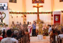 Tinjau Pelaksanaan Malam Misa Natal, Andi Sudirman Apresiasi Penerapan Protokol Kesehatan di Gereja