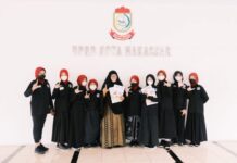 Murid SD Unggulan Belajar Podcast di DPRD Makassar