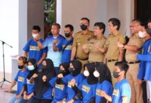 Lepas Kontingen Panjat Tebing ke Porprov Bantaeng, Sekda Pinrang Berharap Pulang Bawa Prestasi