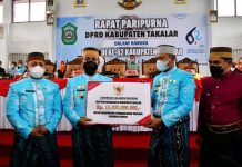 Ingin Tuntaskan Masalah Abrasi di Takalar, Andi Sudirman Beri Bantuan Keuangan Rp 15 Miliar