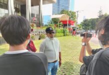 Kirim Karangan Bunga Ucapkan Selamat Kepada Andi Sudirman Sulaiman, Ketua FAKK: Dia Gubernur Muda, Bersih dan Ahli Ibadah