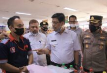 Didampingi Kapolres, Wabup Bulukumba Pantau Ketersediaan Minyak Goreng, Yang Menimbun Akan Ditangkap