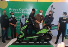 Kolaborasi Pemkot Makassar dengan Gojek dan Santomo Uji Coba Motor Listrik