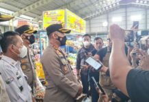 Jelang Ramadhan, Kapolres Maros Sidak Ketersediaan Minyak Goreng di Pasar Tramo