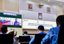 Bersama ASN/Non ASN Salurkan Zakat Baznas, Gubernur Sulsel: Ini Bisa Membantu Persoalan Sosial
