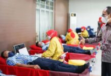 Pegawai PDAM Makassar Donorkan Darahnya ke PMI Sulsel, Beni Iskandar: Ini Bentuk Solidaritas Kemanusiaan dan Peduli Kepada Sesama