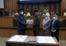 DPRD Maros Gelar Paripurna Penyerahan Pertanggunjawaban 2021 dan Penarikan Dua Perda