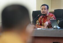 Gubernur Andi Sudirman Minta Dirut RSUP Wahidin Sudirohusodo Rawat Korban Kena Busur di Matanya