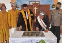Bupati Muslimin Bando dan Masyarakat Enrekang Turut Bantu Pembangunan Gereja Jemaat Imanuel