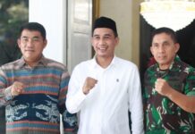 Pangdam XIV Hasanuddin dan Ketua PMTI Kunjungi Rujab Rudianto Lallo, Makan Siang Bareng