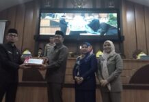 Sekda Maros Serahkan Raperda Perubahan APBD 2022, Pendapatan Capai Rp1,4 Triliun
