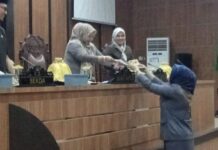 DPRD Maros Gelar Paripurna Hasil Reses Masa Sidang III dan Mendengar Jawaban Eksekutif Atas Pandangan Fraksi-Fraksi