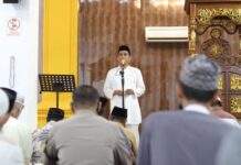 Safari Ramadhan di Biringkanaya, Ketua DPRD Makassar Rudianto Lallo Ajak Jamaah Mesjid Lakukan I’tikaf