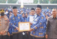 Serahkan SK ASN PPPK Guru, Bupati Maros Minta Agar Laksanakan Tugas Mengajar Dengan Baik