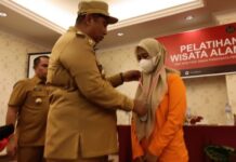 Dispapora Maros Latih Para Pemandu Wisata Alam Susur Gua