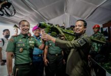 Didampingi Pangdam XIV Hasanuddin Tinjau Pameran Alutsista, Gubernur Andi Sudirman: Luar Biasa Persenjataan TNI