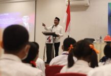 Beri Motivasi Mahasiswa Baru Universitas Handayani, Rudianto Lallo Paparkan Kisahnya Keluar Masuk Istana Saat Jadi Mahasiswa