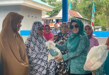 Jumat Berkah, PKK Sulsel Bagikan 200 Paket Sembako di Tiga Daerah