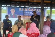 Kujungi Dapil, Ketua DPRD Rudianto Lallo Tinjau Pembangunan Jalan Lingkungan