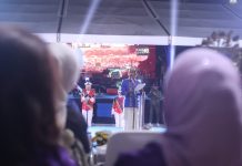 Bacakan Sejarah Makassar di HUT 415, Ketua DPRD Rudianto Lallo Kenakan Baju Adat Toraja