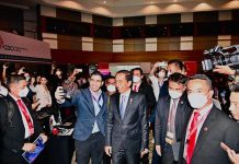 Jokowi Tengok Ruang Kerja Wartawan Peliput G20 di Bali