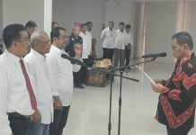 Lantik Pengurus Perluni UNM, Prof Husain Syam: Alumni Punya Potensi Besar, Pikiran dan Sarannya Diperlukan
