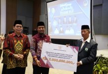 Gubernur Andi Sudirman Bantu Hibah Rp 2 Miliar ke MUI dan Rp 1 Miliar ke BAZNAS
