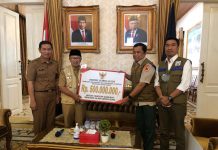 Pemprov Sulsel Serahkan Bantuan Rp500 Juta untuk Korban Gempa di Cianjur