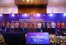 Wali Kota Danny Terima Penghargaan TP2DD, Makassar Kota Terbaik di Indonesia Timur