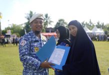 Gubernur Andi Sudirman Serahkan SK Pengangkatan PPPK Guru Tahap II di Hari Bela Negara