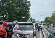 Jalan Poros Maros Lumpuh Total, Banyak Pengendara Terpaksa Putar Balik ke Makassar