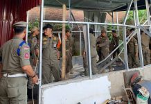 Satpol PP Sulsel Tertibkan Pedagang Kaki Lima di Area Stadion Barombong