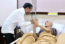 Besuk Wapres RI ke-6 Try Sutrisno, Presiden Jokowi: Kondisinya Membaik dan Stabil