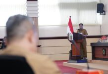 Kepala BNPB Serahkan Dana Siap Pakai Rp500 Juta ke Pempov Sulsel