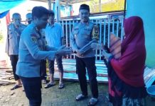Kapolres Maros AKBP Awal Besuk Warga Korban Angin Puting Beliung di Batangase