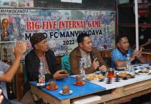Ngopi Bareng Tomas dan Warga Manyikkoaya, Ahmad Susanto Peduli Anak Kurang Mampu
