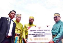 679 Tahun Kabupaten Sidrap, Gubernur Andalan Bantu Rp500 Juta Hibah untuk Masjid Agung Sidrap