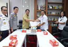 Bersama Pemprov Sulsel, Kemenhub RI Serah Terima Sembilan Bast Pelabuhan Pengumpan