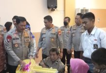 Bantu Anggota Yang Kesusahan, Kapolda Sulsel Tuai Simpati Warga, Syamsir Anchi: Harus Ditauladani Para Pemimpin
